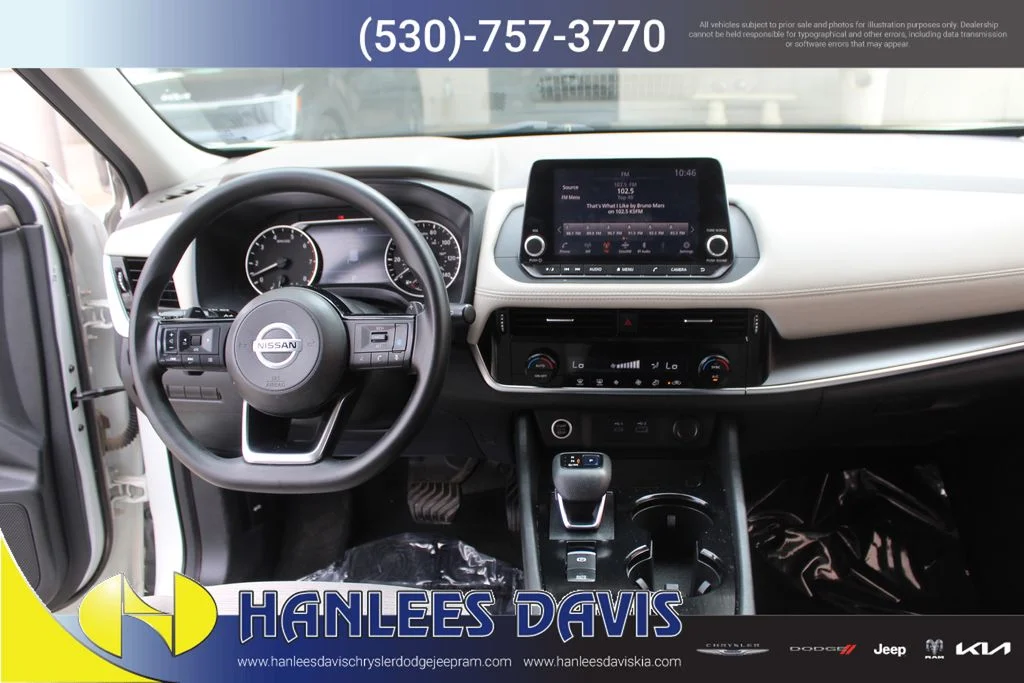 Used 2021 White Nissan SV image 18
