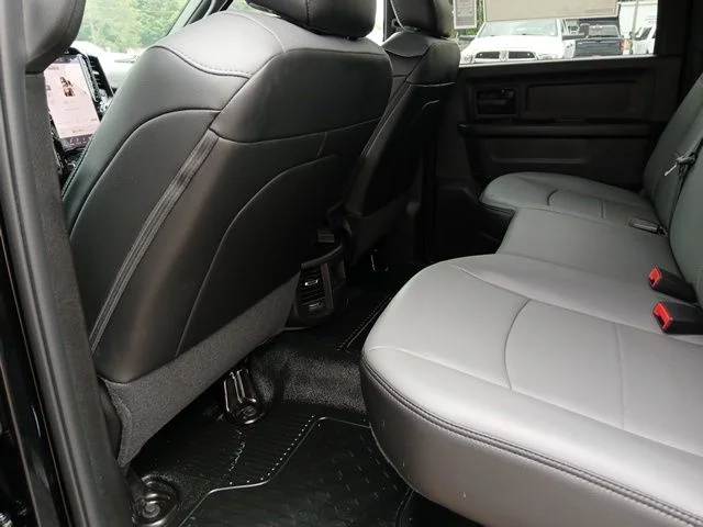New 2026 Diamond Black Crystal Pearl-Coat Exterior Paint RAM Tradesman image 13