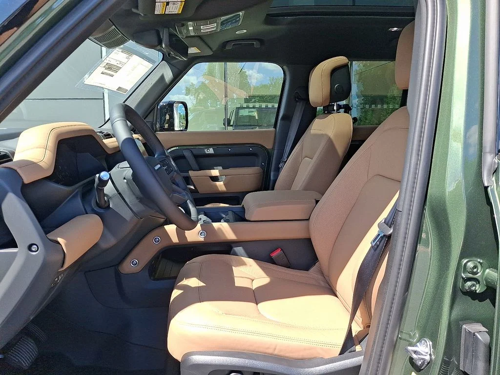New 2026 Woolstone Green Land Rover S image 9