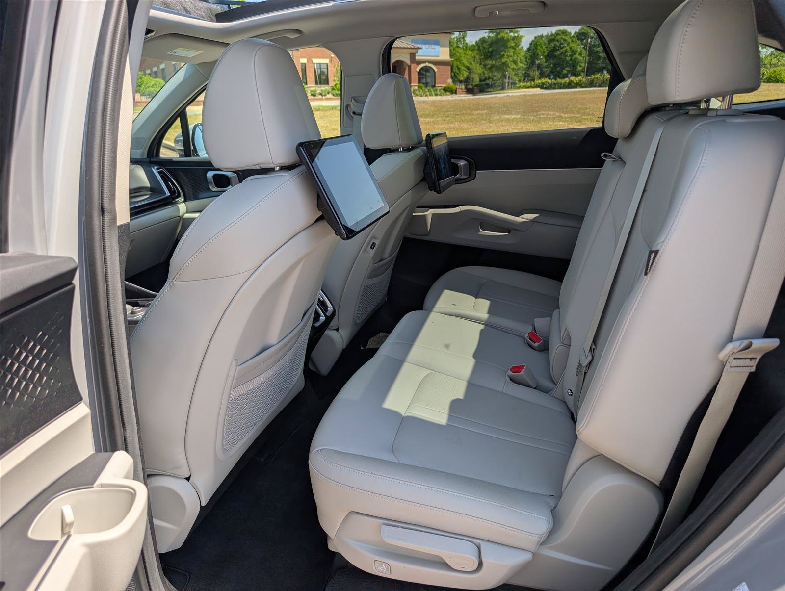 Used 2025 Wolf Gray Kia S image 14