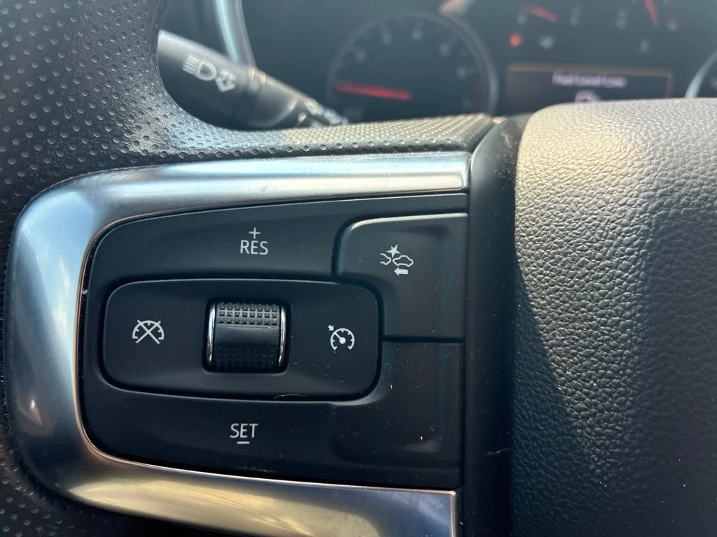 Used 2023 SUMMIT WHITE Chevrolet LT image 12