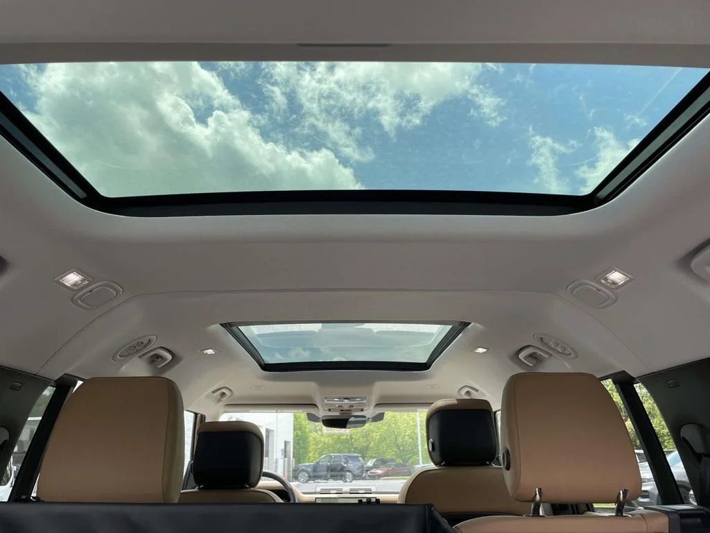 New 2026 Woolstone Green Land Rover X-Dynamic SE image 19