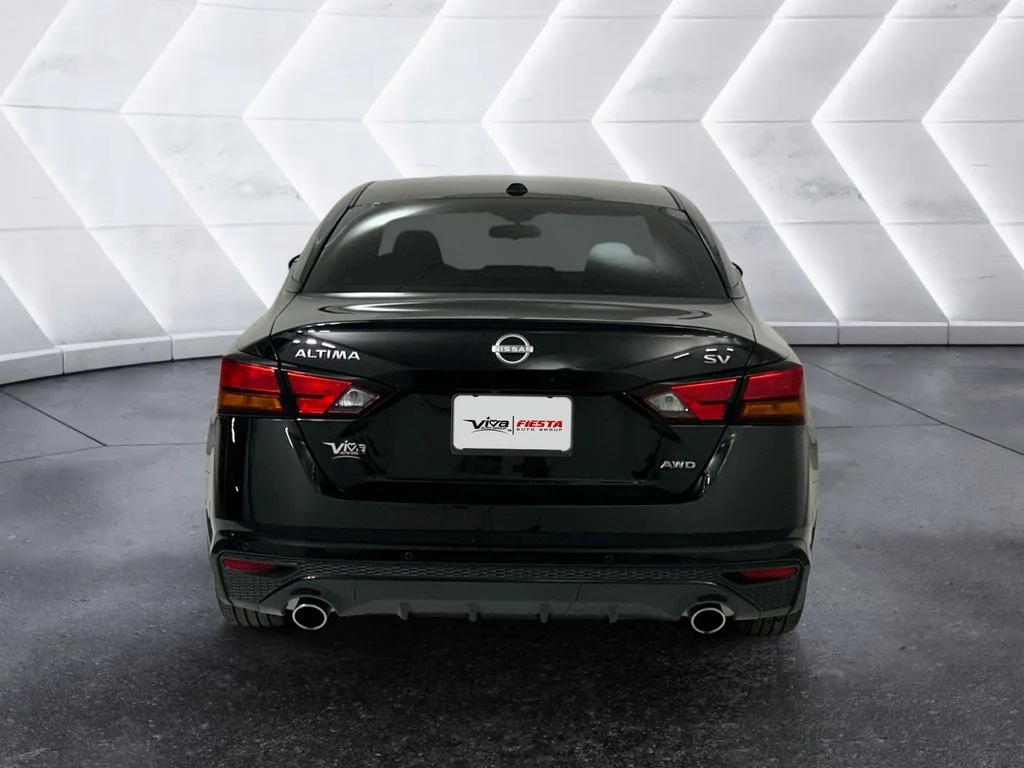 Used 2024 Black Nissan 2.5 SV image 5