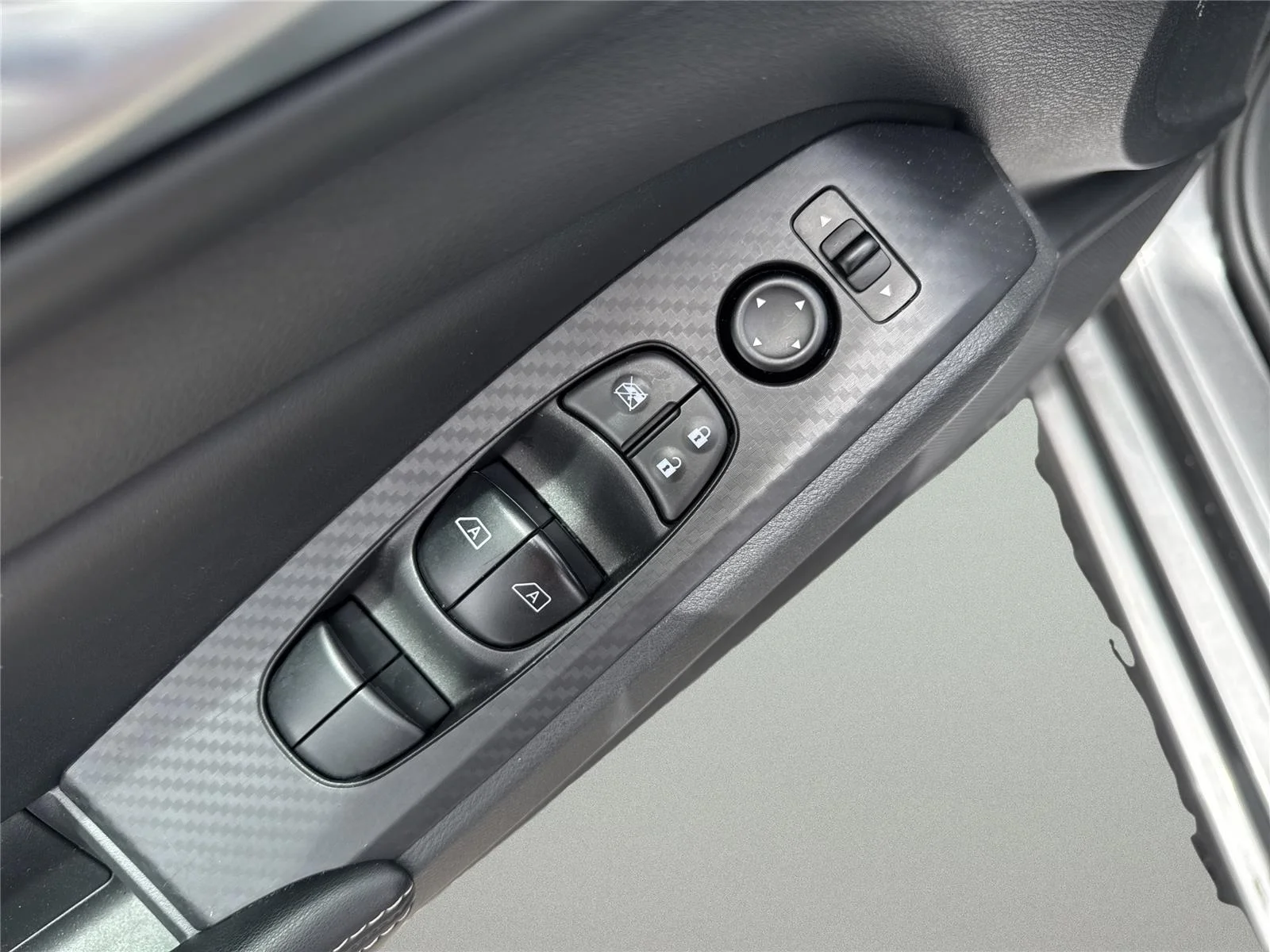 Used 2025 Gun Metallic Nissan SV image 18