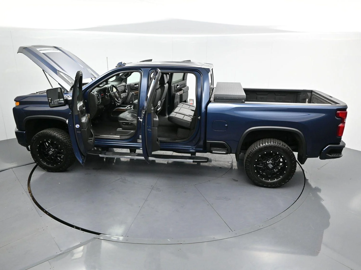 Used 2020 NORTHSKY BLUE METALLIC Chevrolet High Country image 43