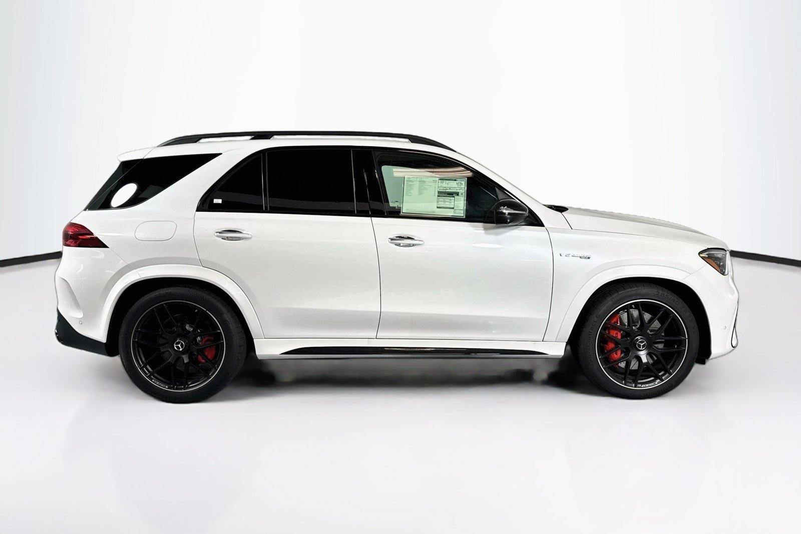 New 2026 MANUFAKTUR Moonlight White Metallic Mercedes-Benz AMG® GLE 63 S image 4