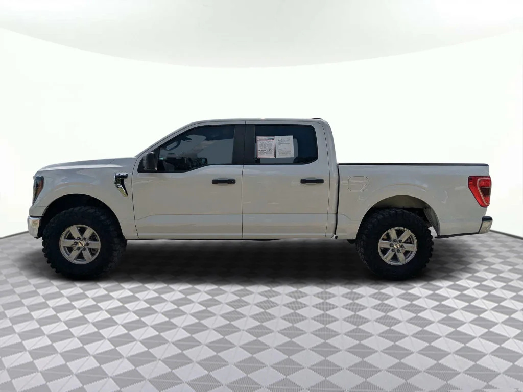 Used 2023 Oxford White Ford XLT image 7