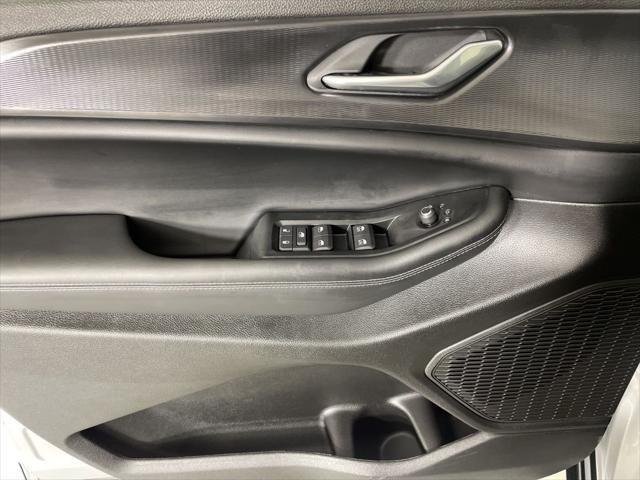 New 2025 Silver Zynith Exterior Paint Jeep Altitude X image 14