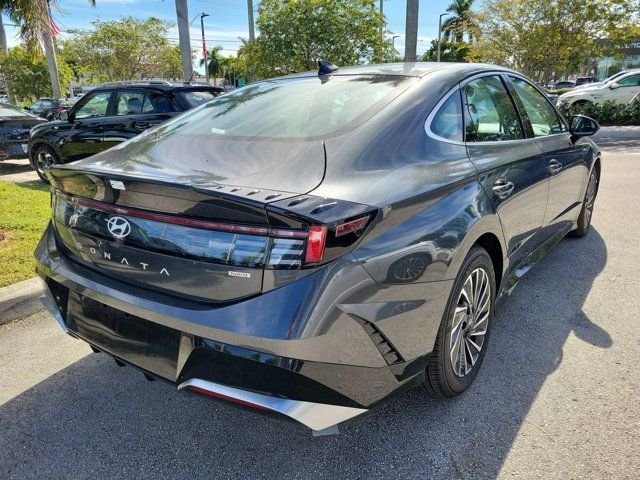 2025 Hyundai Sonata Hybrid SEL - Photo 6