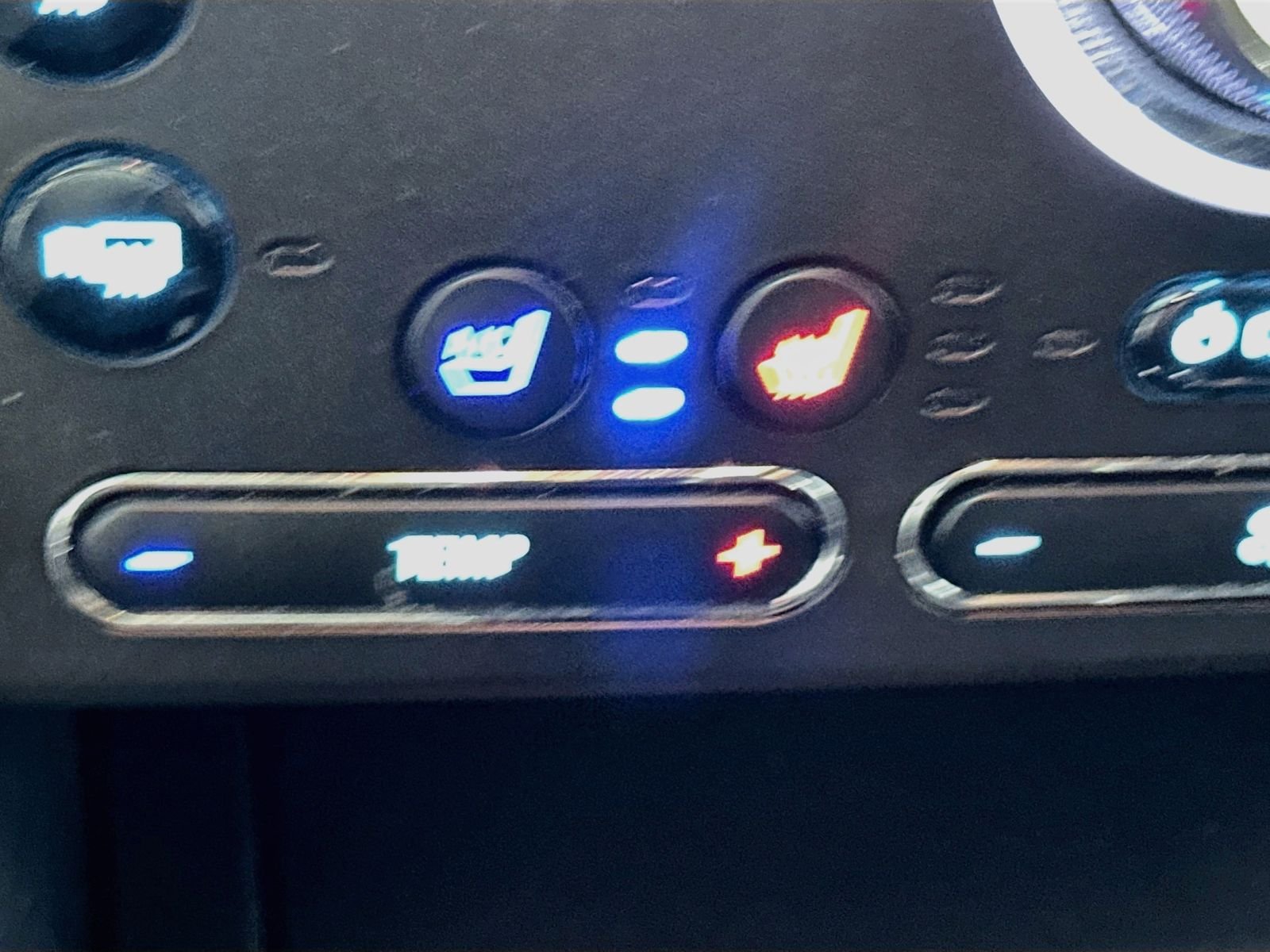 Used 2017 Quartz Metallic Ford Sport image 21