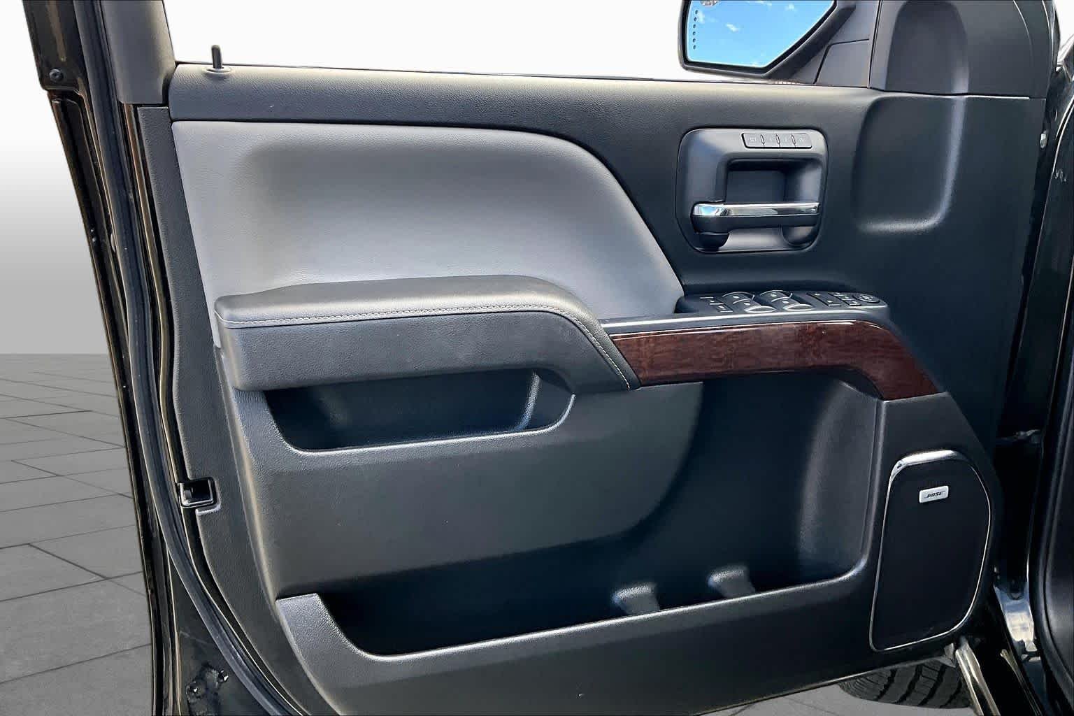 Used 2018 Onyx Black GMC SLT image 19
