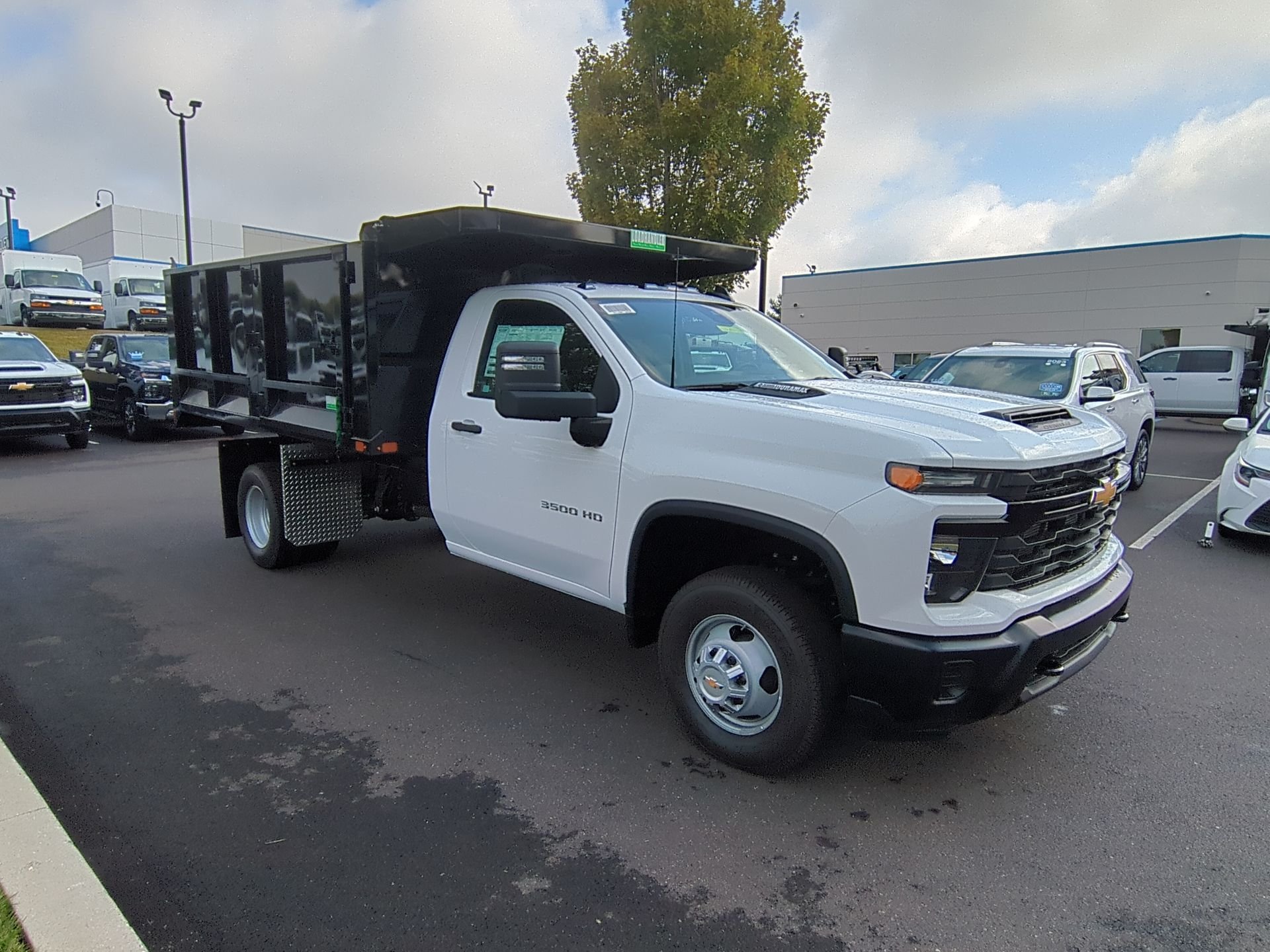 New 2025 Summit White Chevrolet Work Truck image 37