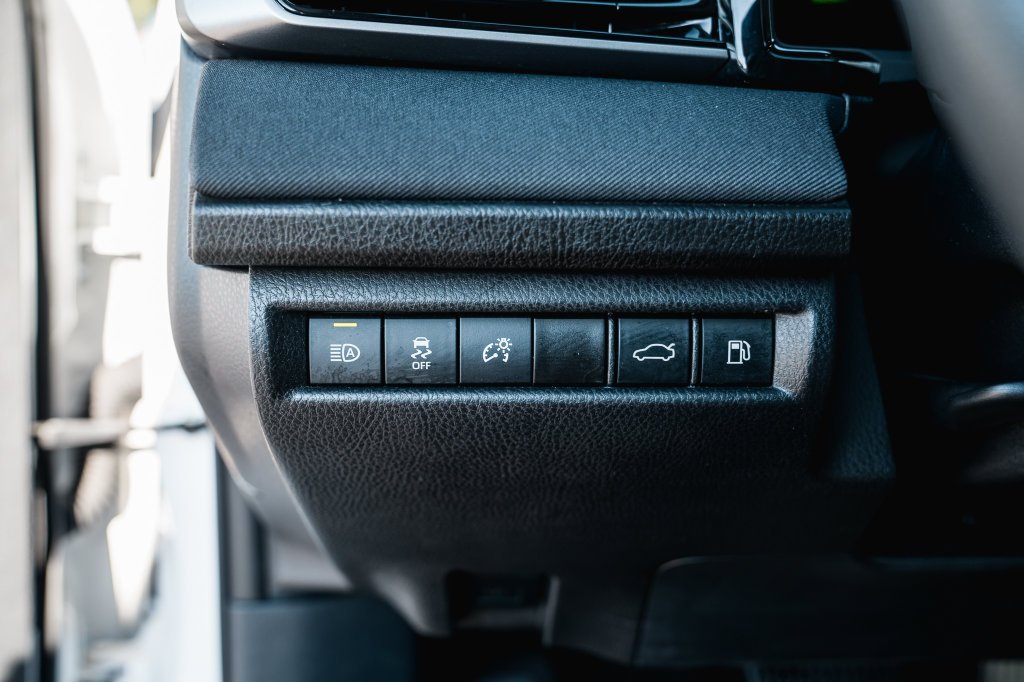 Certified Used 2025 Ice Toyota LE image 13