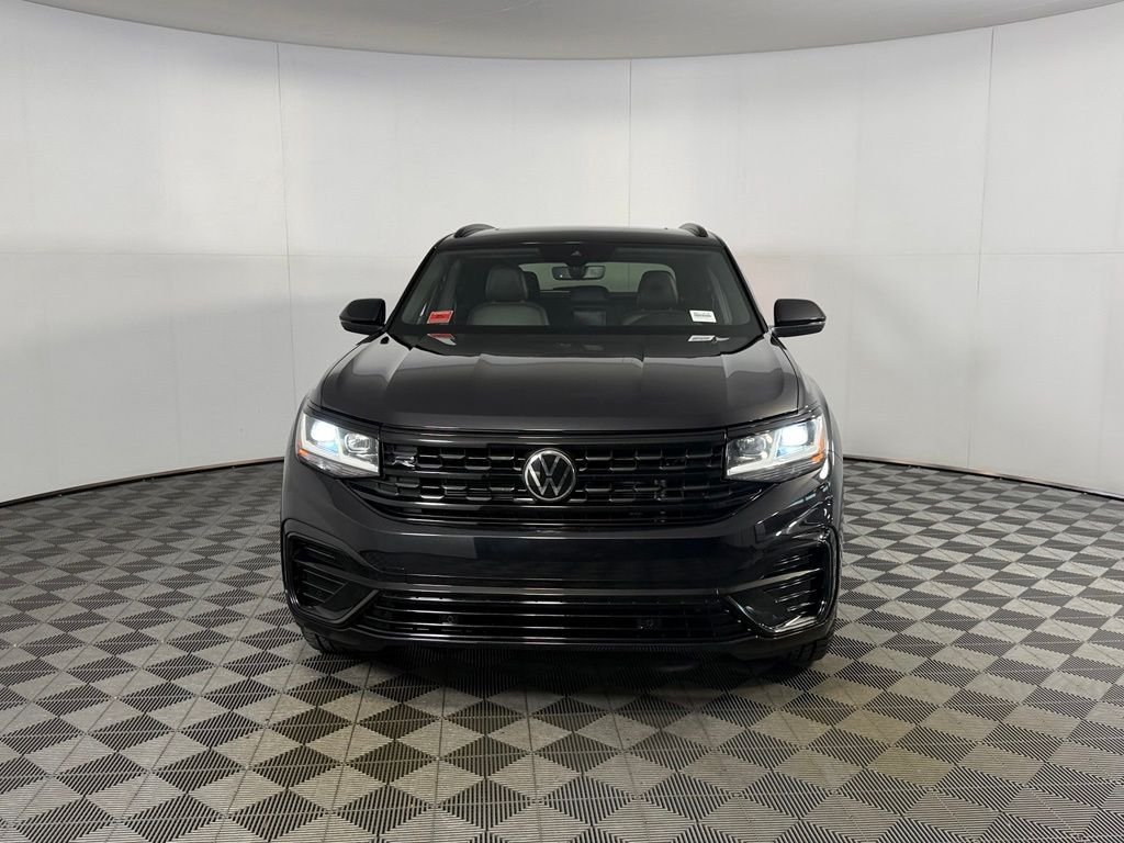 Used 2023 Black Volkswagen 3.6L V6 SEL R-Line image 5