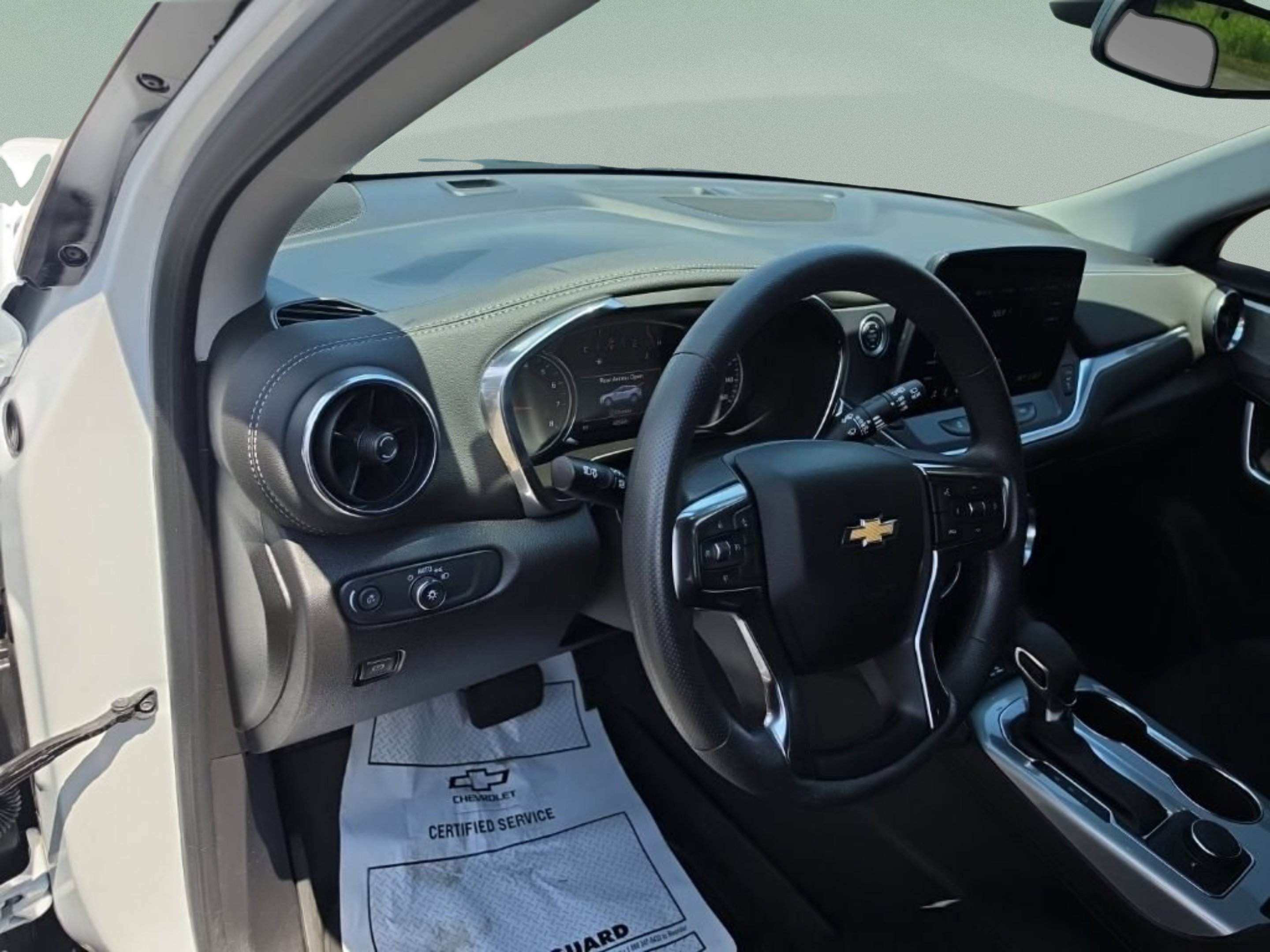 Used 2024 Summit White Chevrolet 2LT image 17