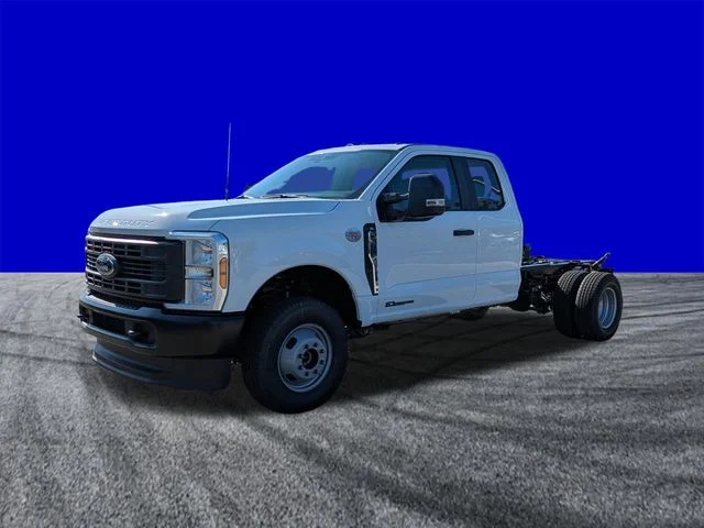 2026 Ford F-350 Super Duty Chassis Cab XL - Photo 8