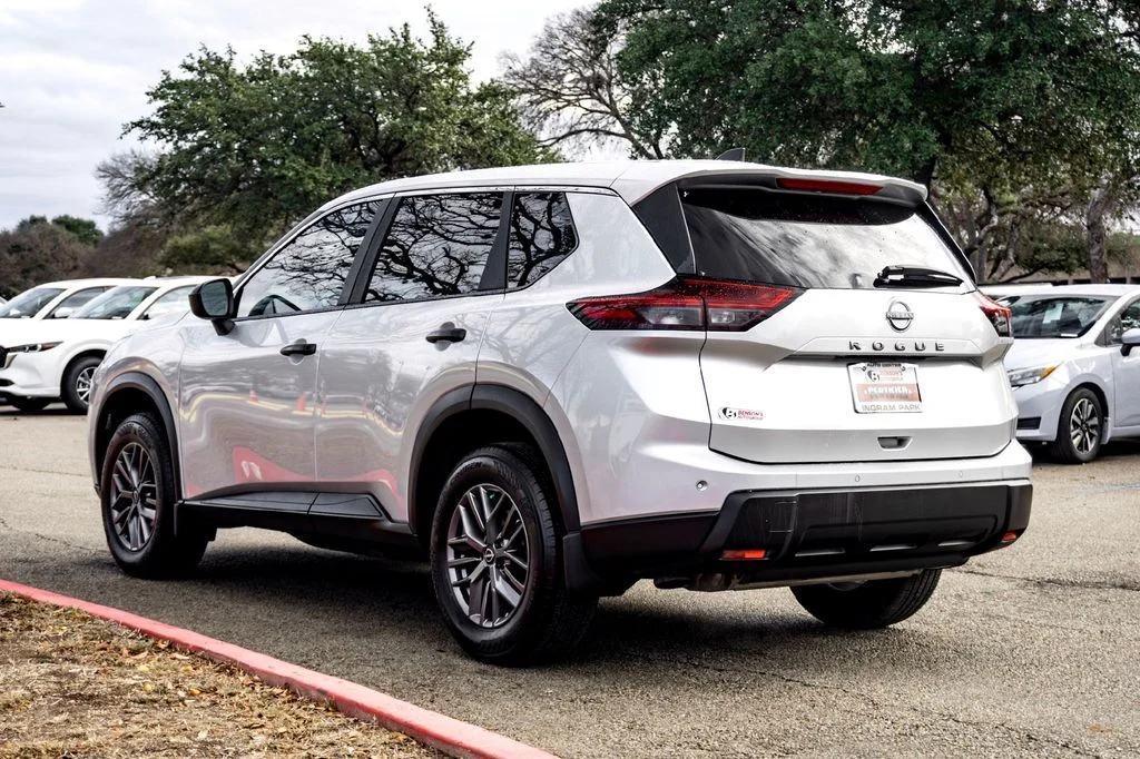 2025 Nissan Rogue S - Photo 7