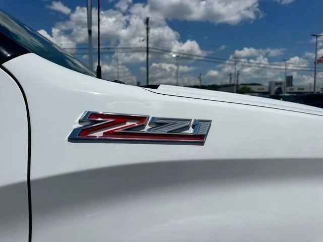 Used 2024 Summit White Chevrolet RST image 25