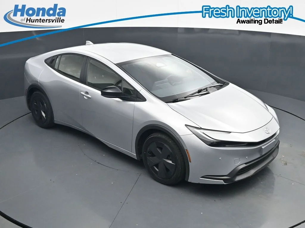 Used 2025 Cutting Edge Toyota LE image 18