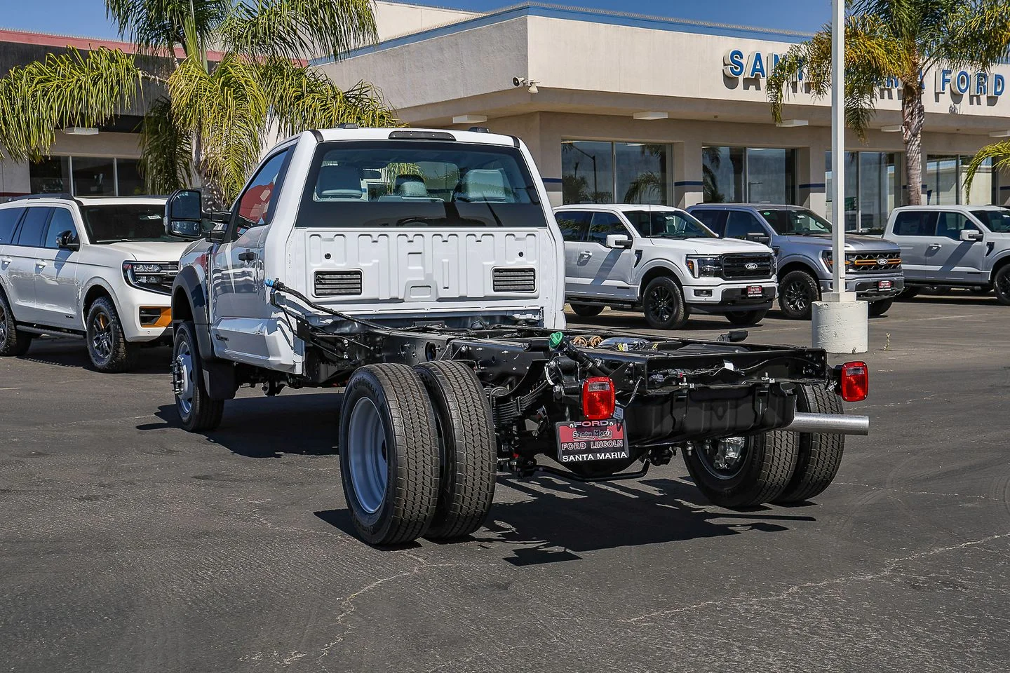 New 2026 Oxford White Ford F-450® XL image 6