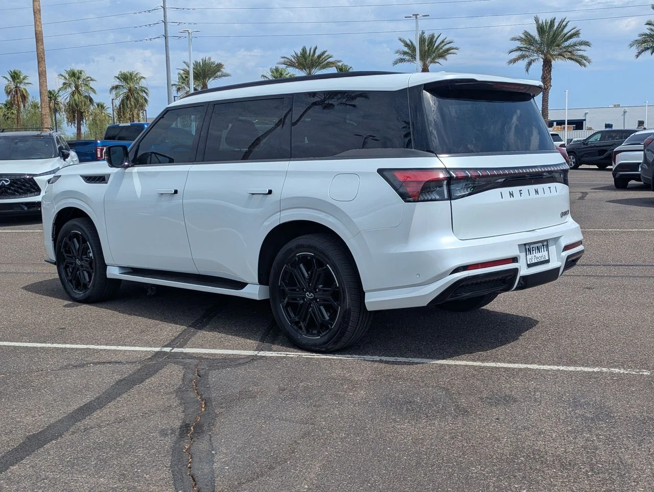 New 2027 RADIANT WHITE INFINITI Sport 4WD image 3