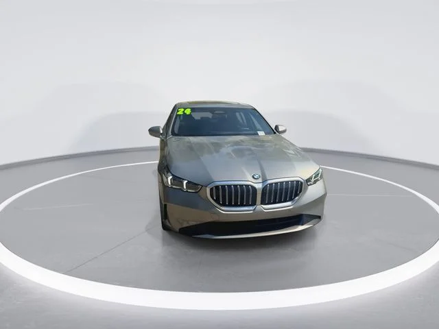 Used 2024 Gray BMW 530i image 3