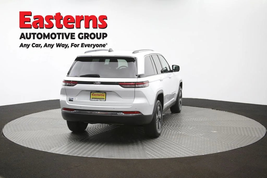 Used 2022 White Jeep 4xe image 42