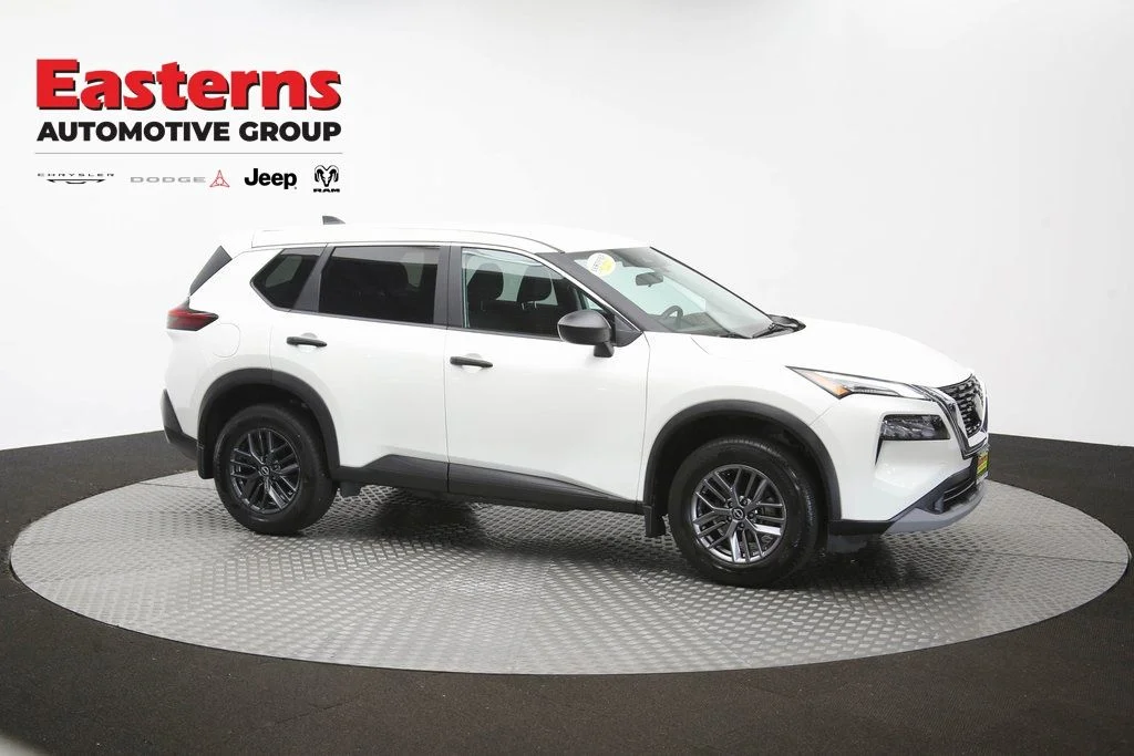 Used 2023 White Nissan S image 49