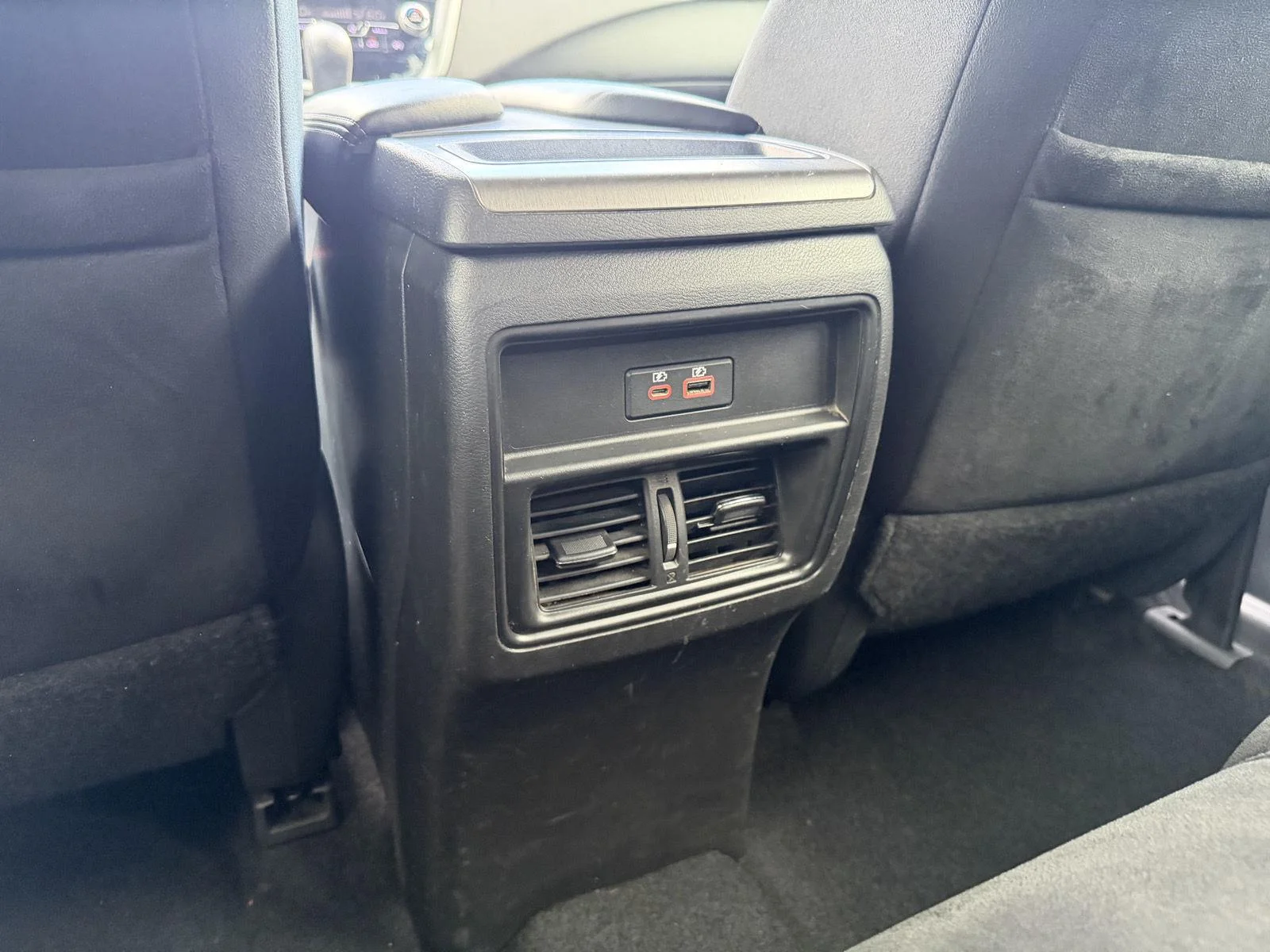 Used 2019 Pearl White Tricoat Nissan S image 9