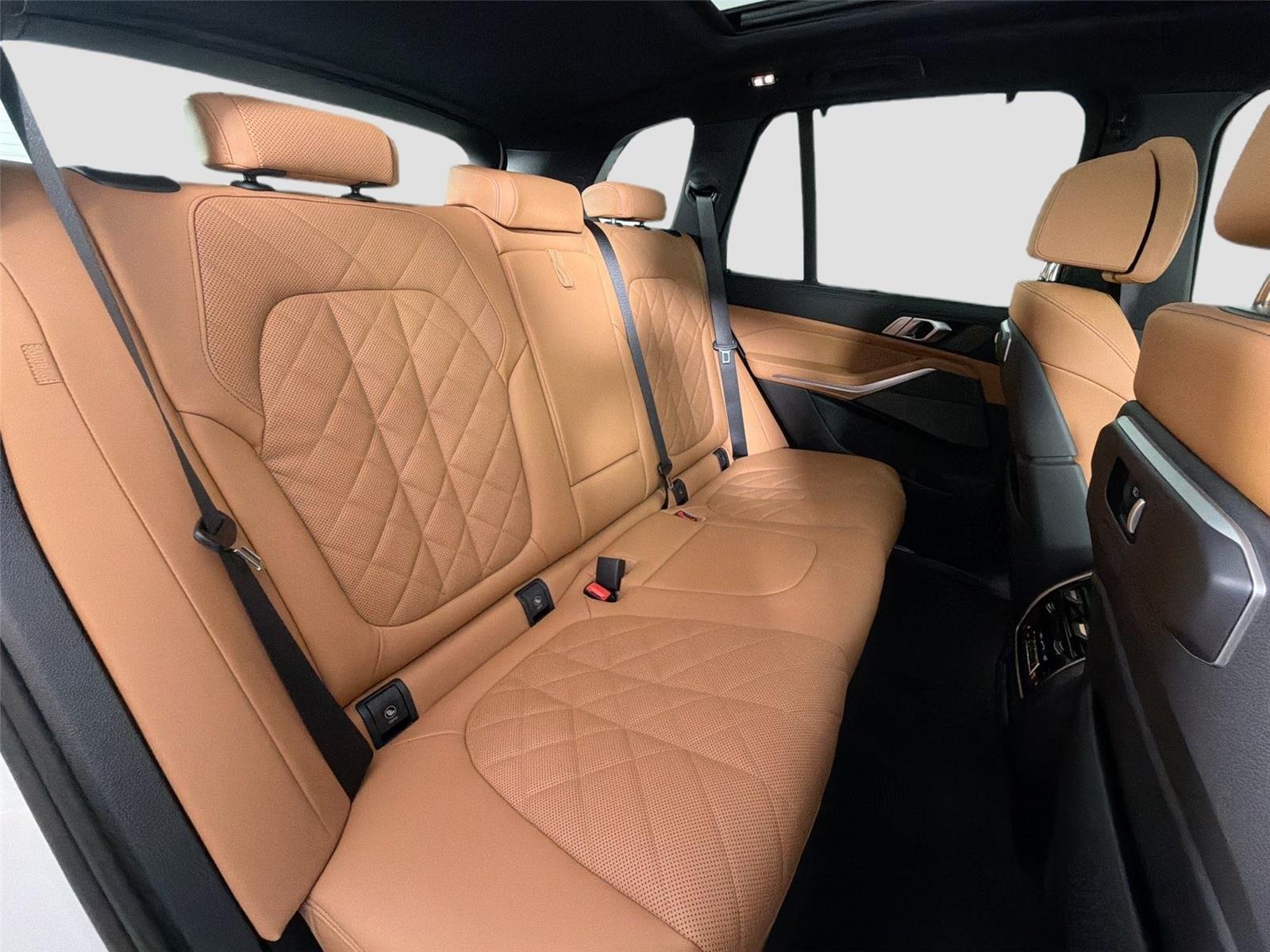 New 2026 Mineral White Metallic BMW xDrive40i image 29
