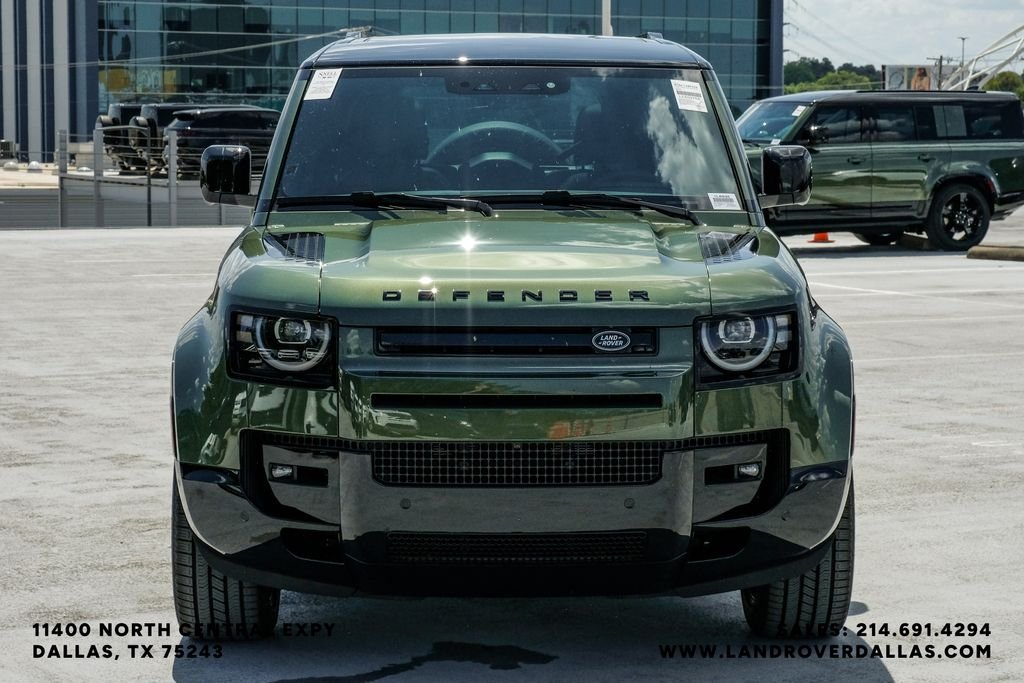 New 2026 Woolstone Green Metallic Land Rover X-Dynamic SE image 5