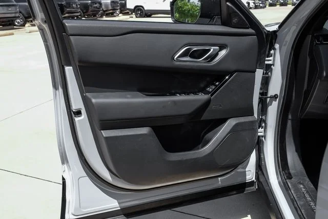 Certified Used 2025 Gray Land Rover Dynamic SE image 50