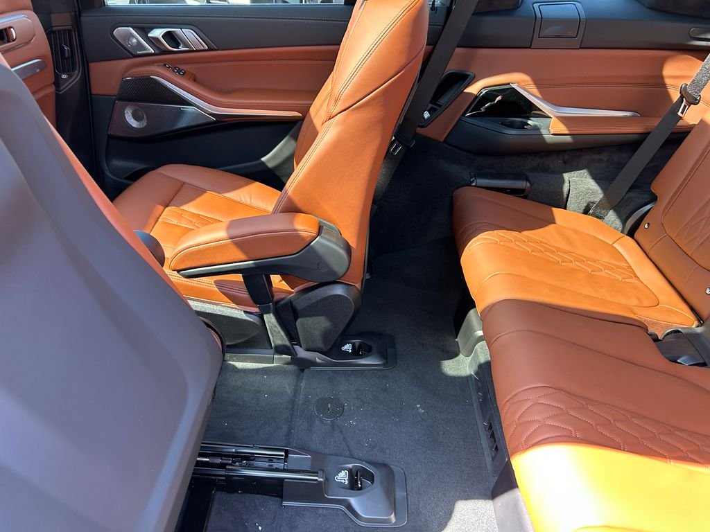 New 2027 Brooklyn Grey Metallic BMW M60i image 32