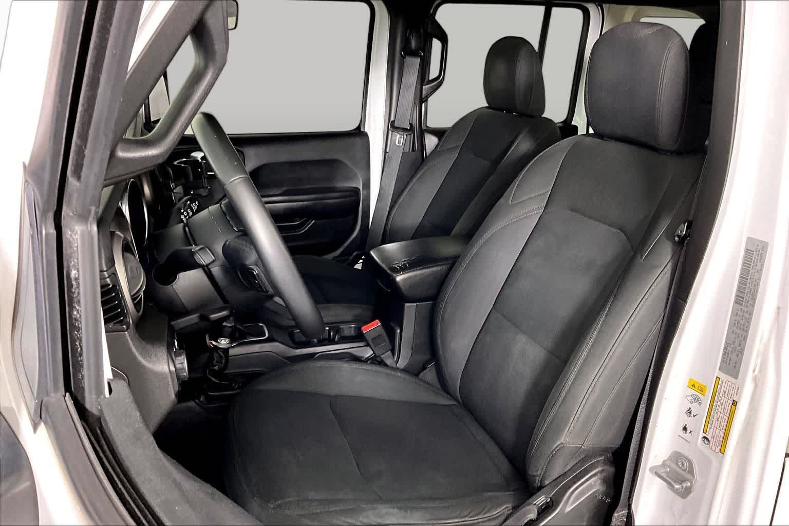 Used 2018 Bright White Clear Coat Jeep Sport S image 8