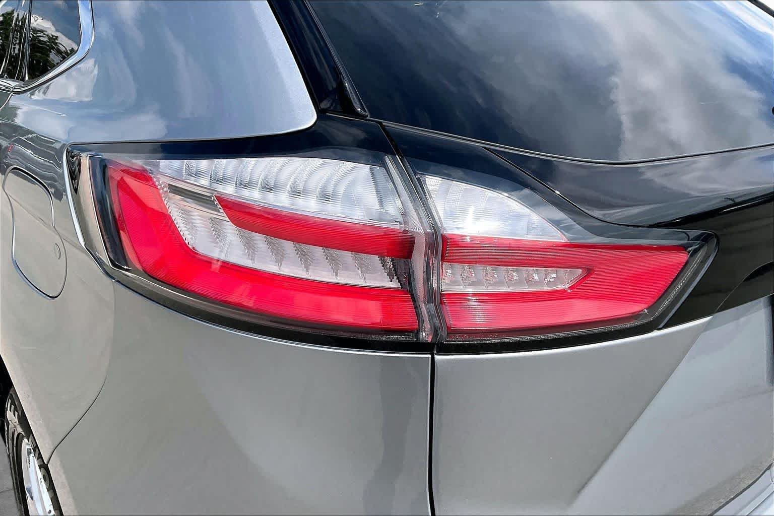 Used 2021 Iconic Silver Ford SEL image 28