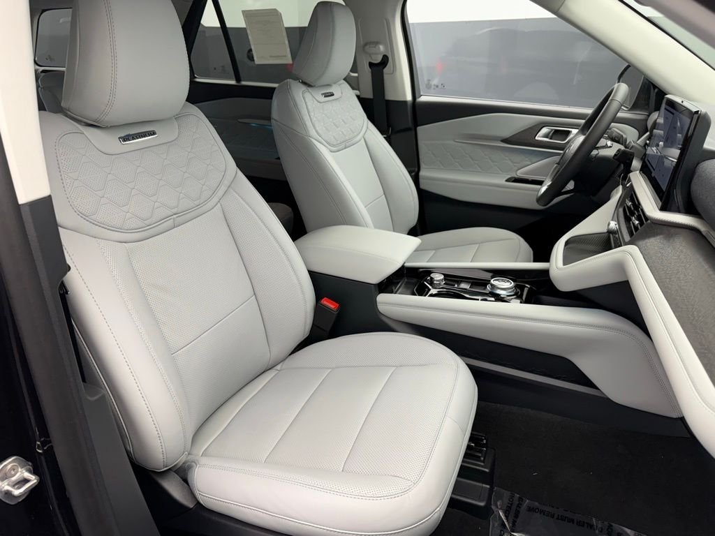 New 2026 Agate Black Metallic Ford Platinum™ image 69