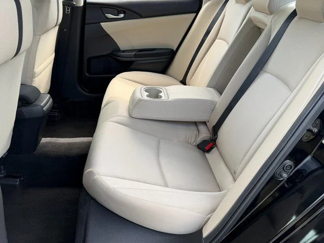 Used 2017  Honda EX image 8