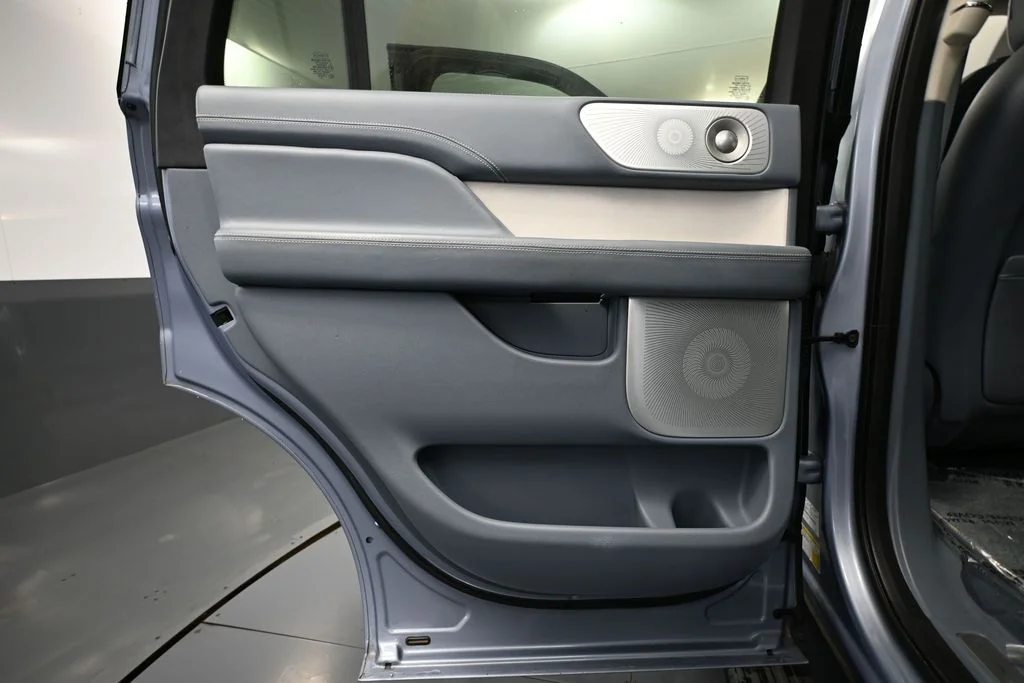 Used 2019 Blue Lincoln Black Label image 29