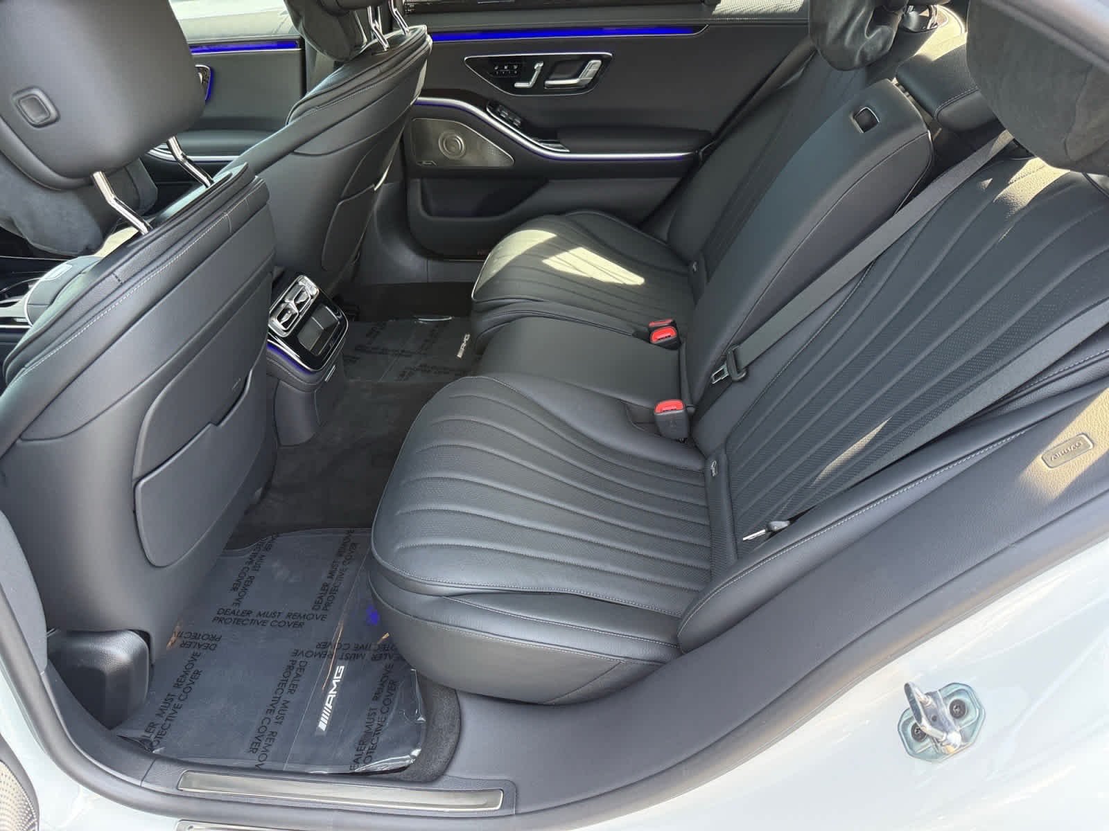 New 2026 MANUFAKTUR Moonlight White Metallic Mercedes-Benz S 500 image 10
