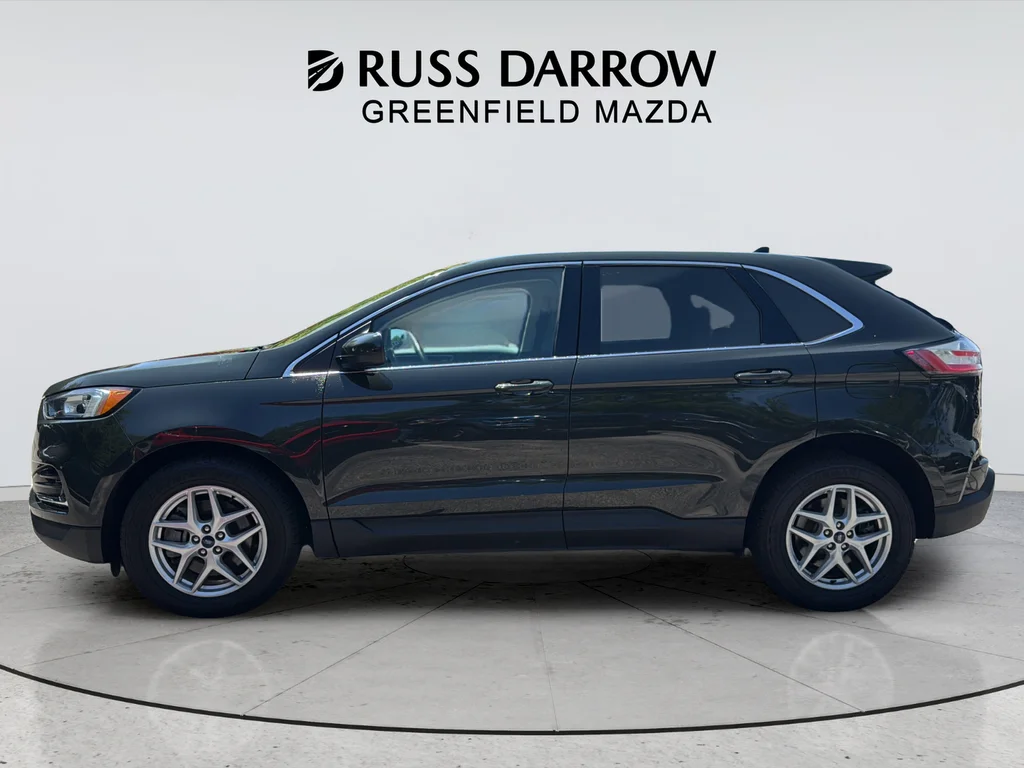 Used 2022 Green Ford SEL image 2