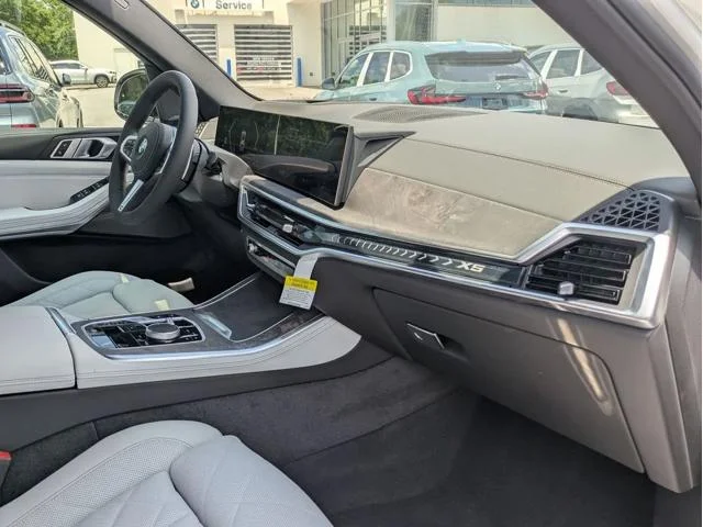 New 2026 Mineral White Metallic BMW sDrive40i image 28
