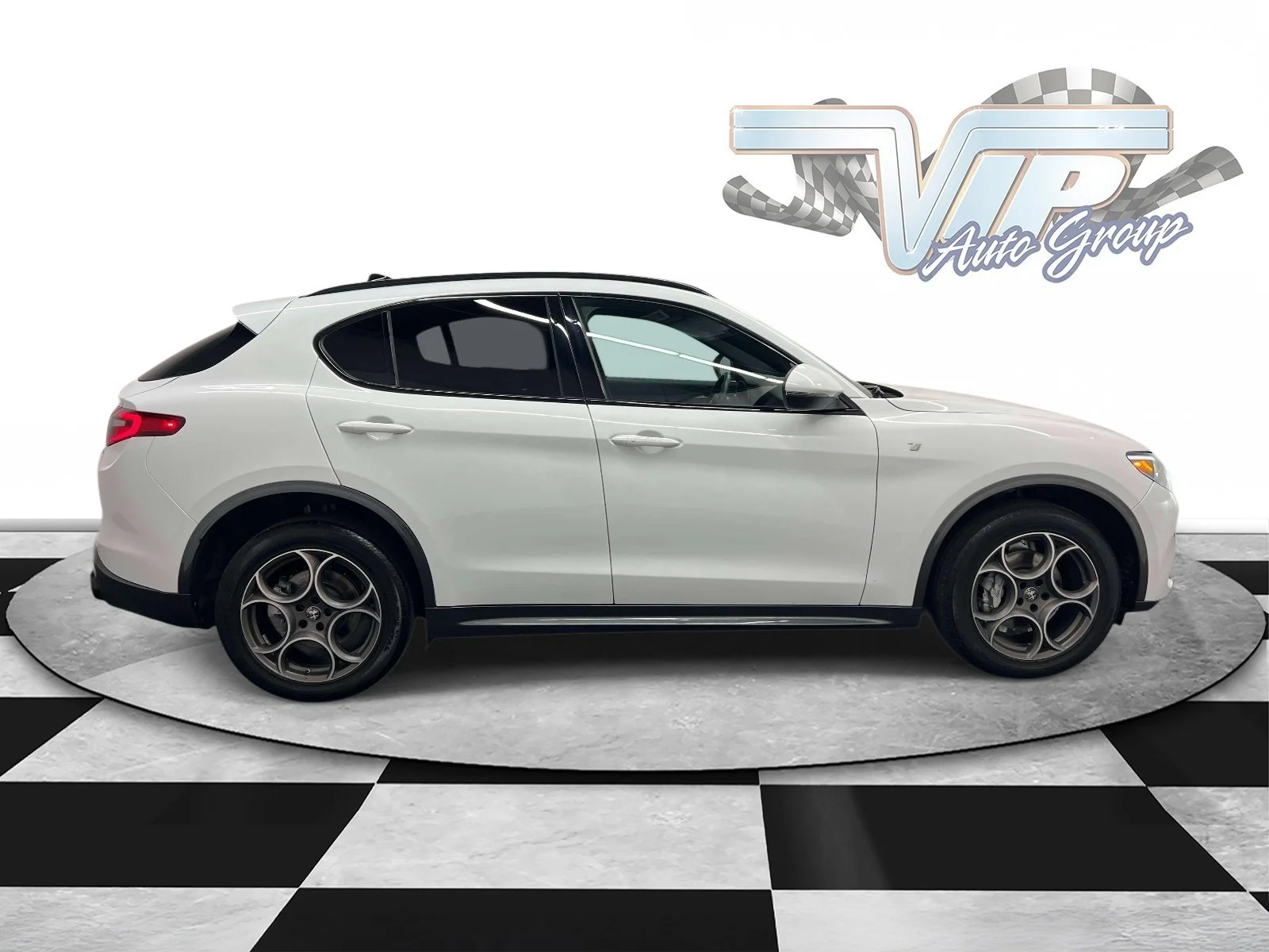 Used 2023 Alfa White Alfa Romeo Ti image 5