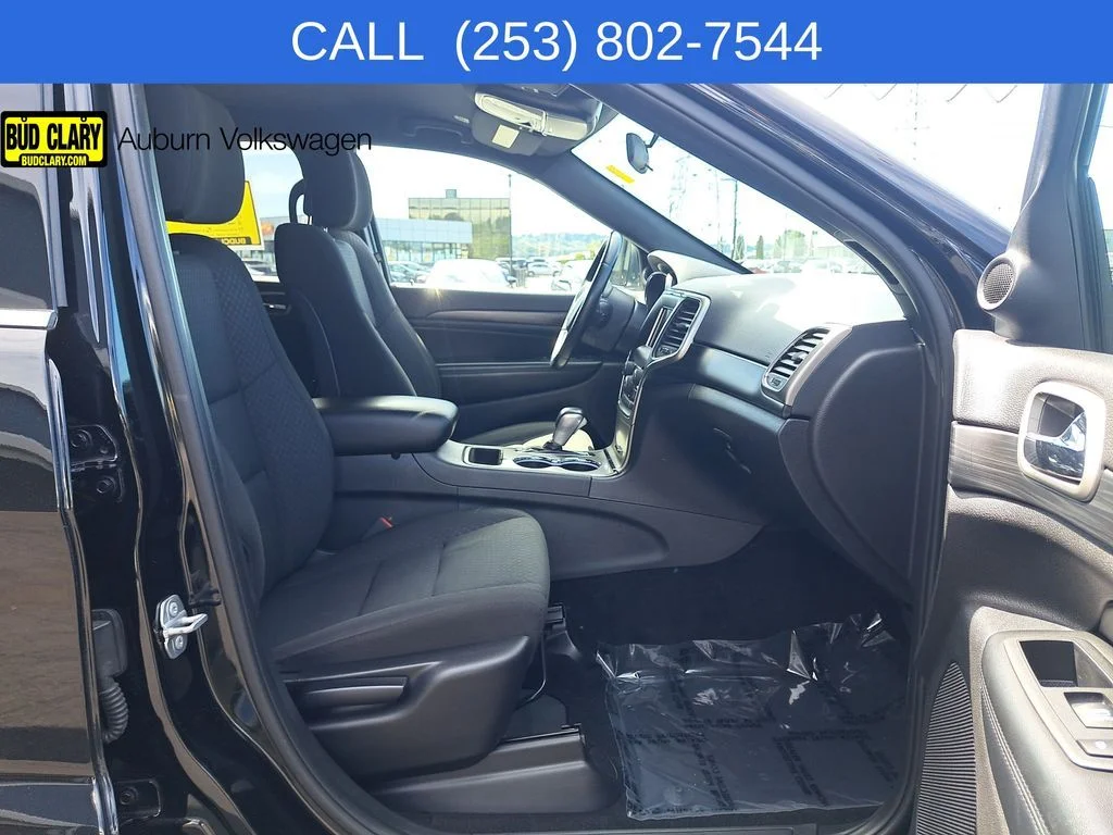 Used 2020 Black Jeep Laredo E image 15