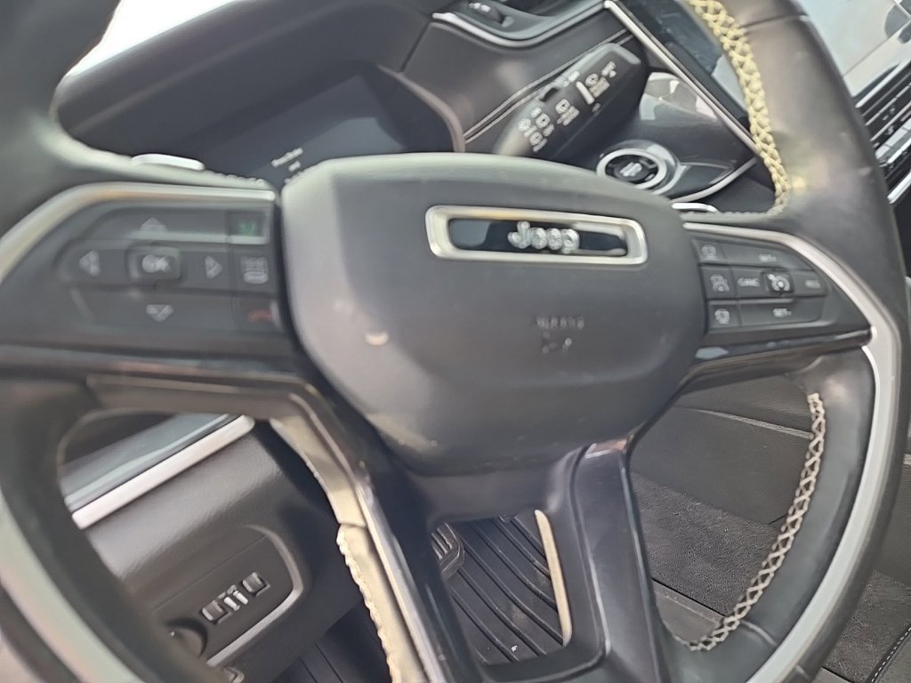 Used 2021 Black Jeep Altitude image 13