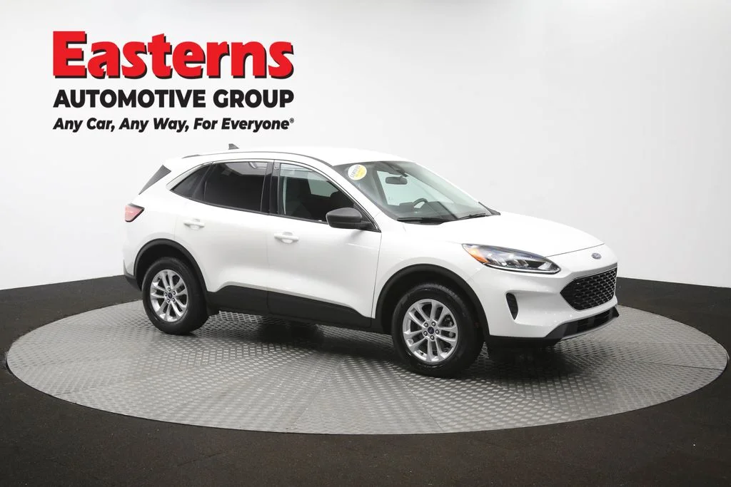 Used 2022 White Ford SE image 48