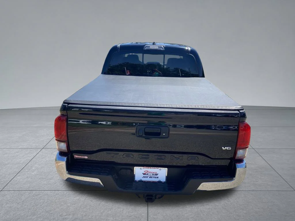 Used 2018 Black Toyota SR5 image 11