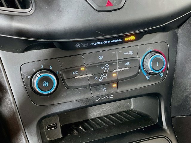 2018 Ford Focus SE - Photo 18