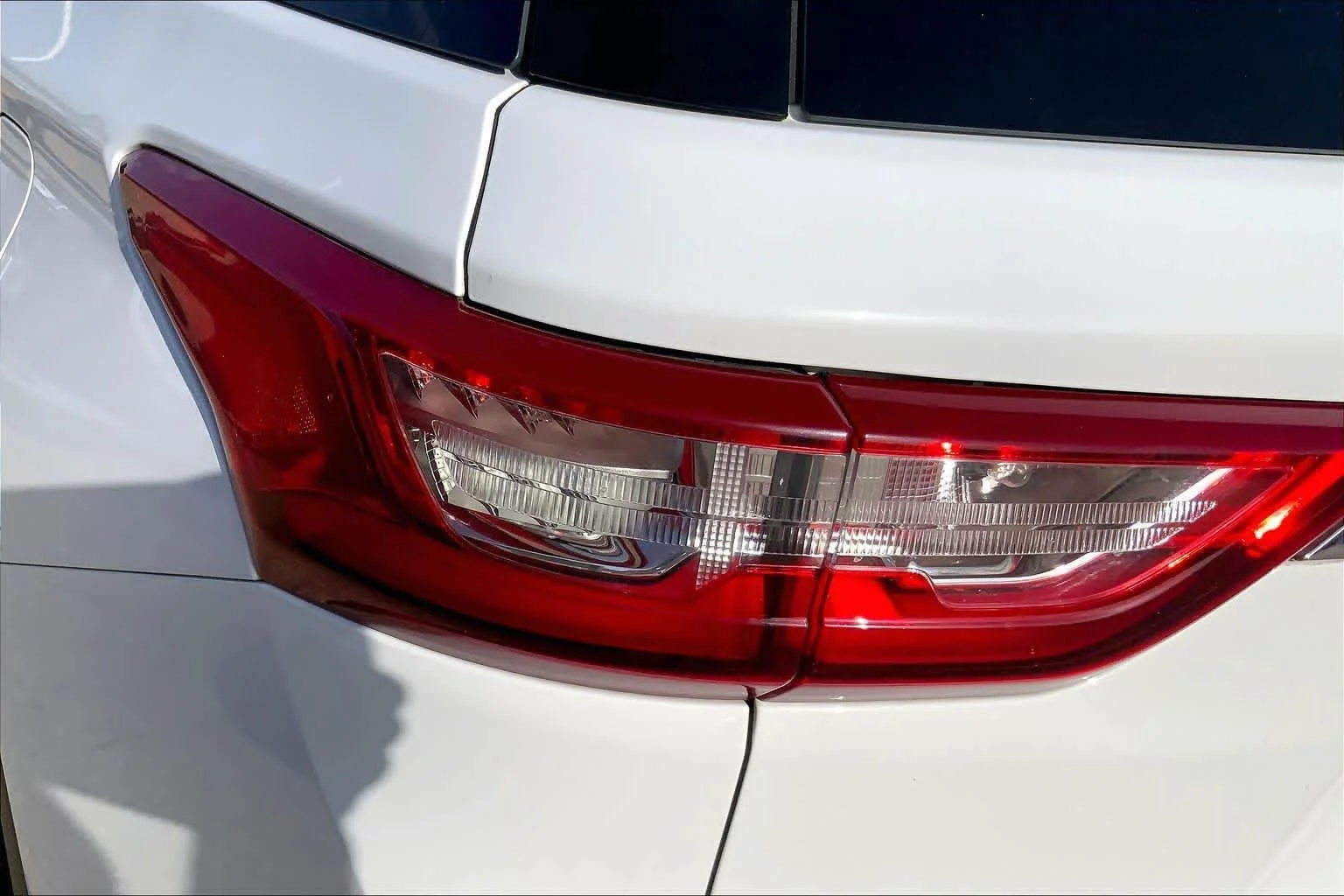 Used 2020 Summit White Chevrolet LS image 27