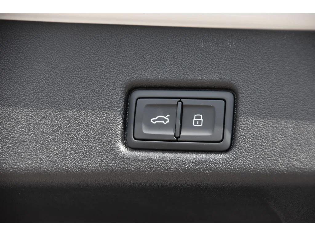 Used 2025 Glacier White Metallic Audi Premium image 23