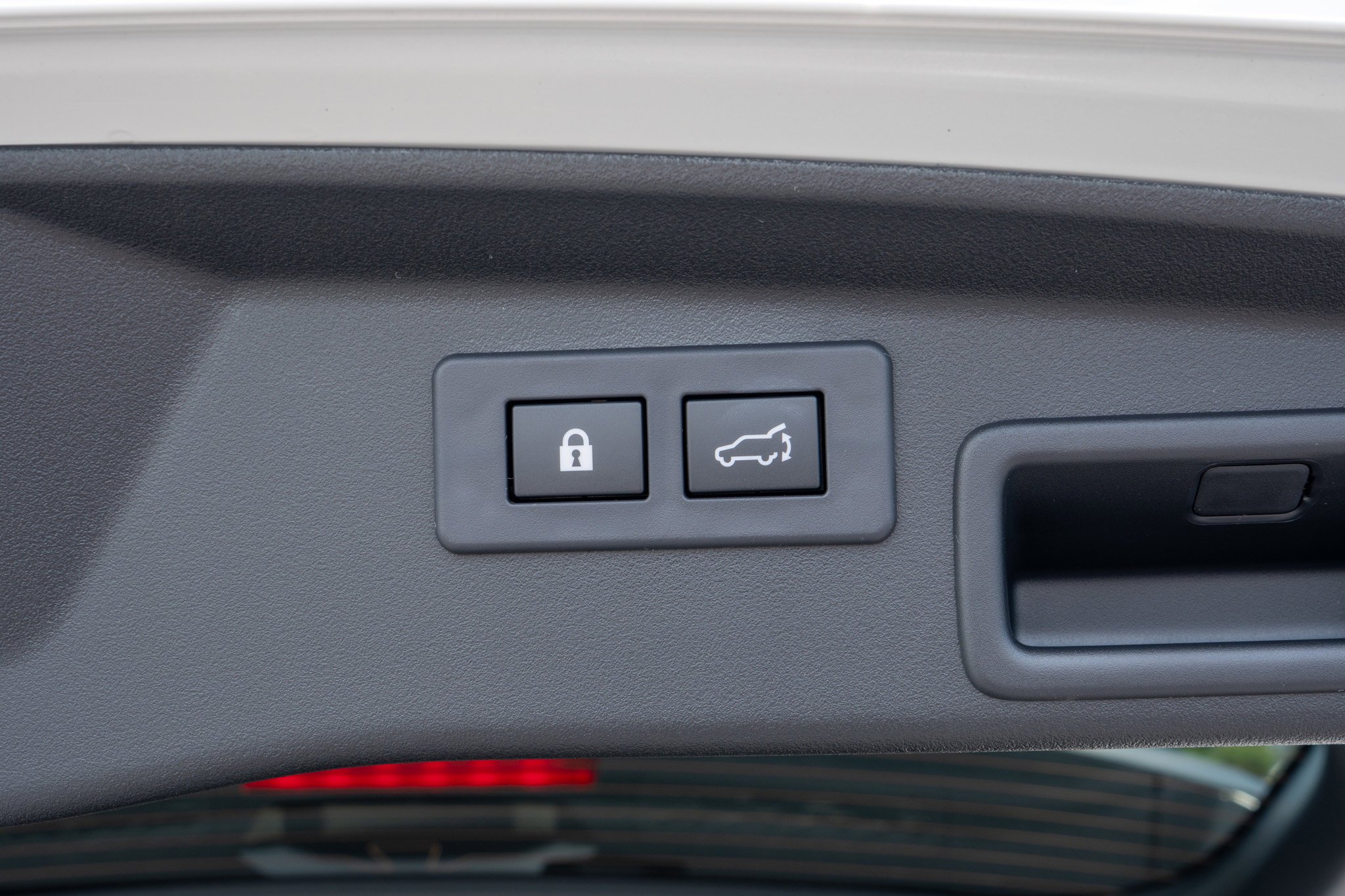 New 2026 CRYSTAL WHITE PEARL Subaru Premium image 32